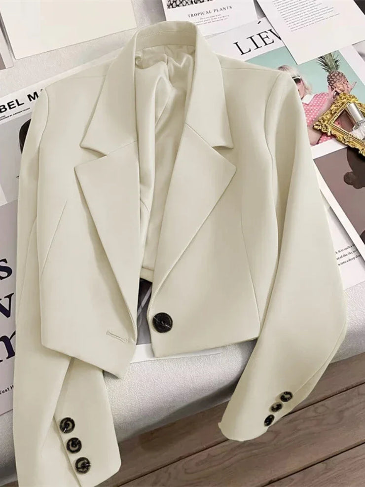 Élan Cropped Tailored Blazer