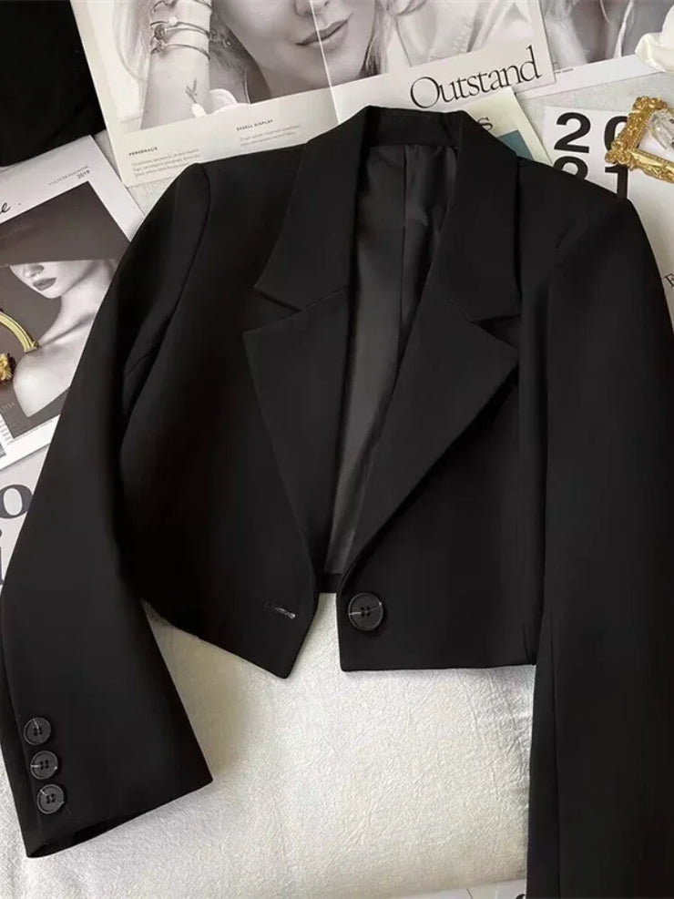 Élan Cropped Tailored Blazer