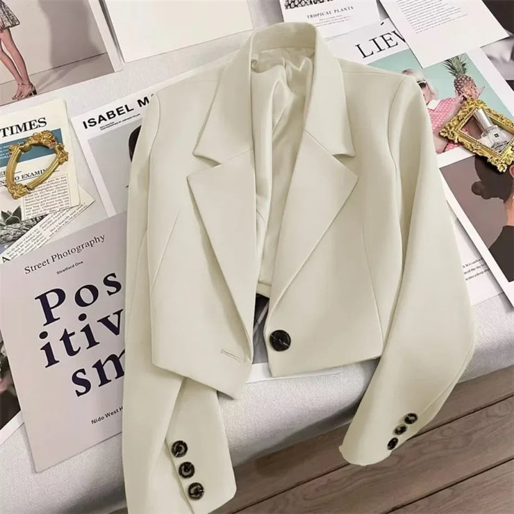 Élan Cropped Tailored Blazer