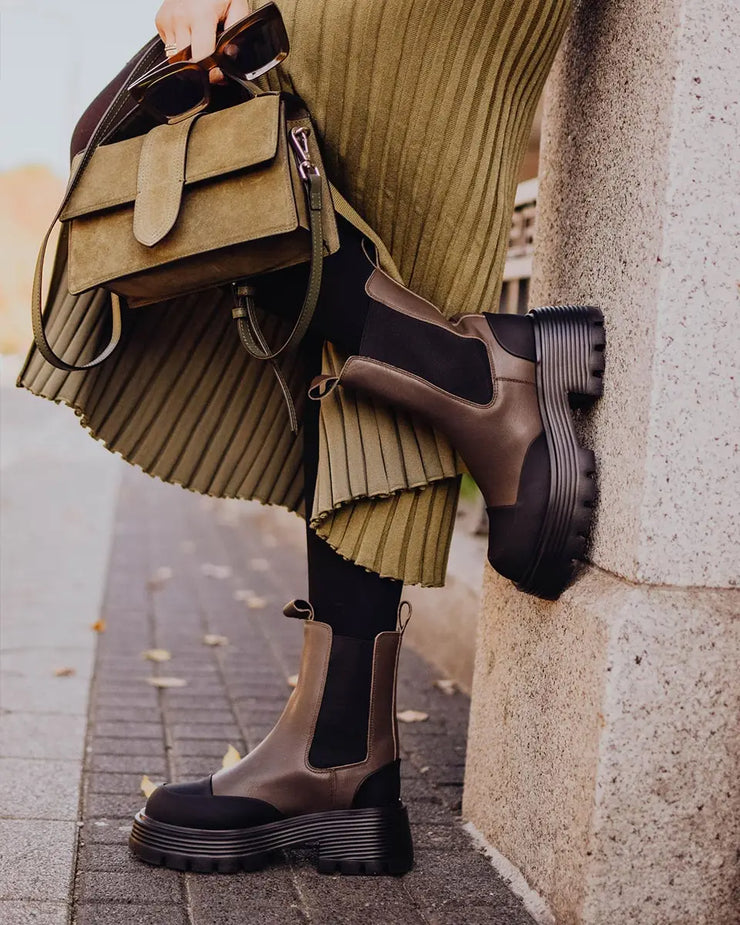 Arden Platform Chelsea Boots